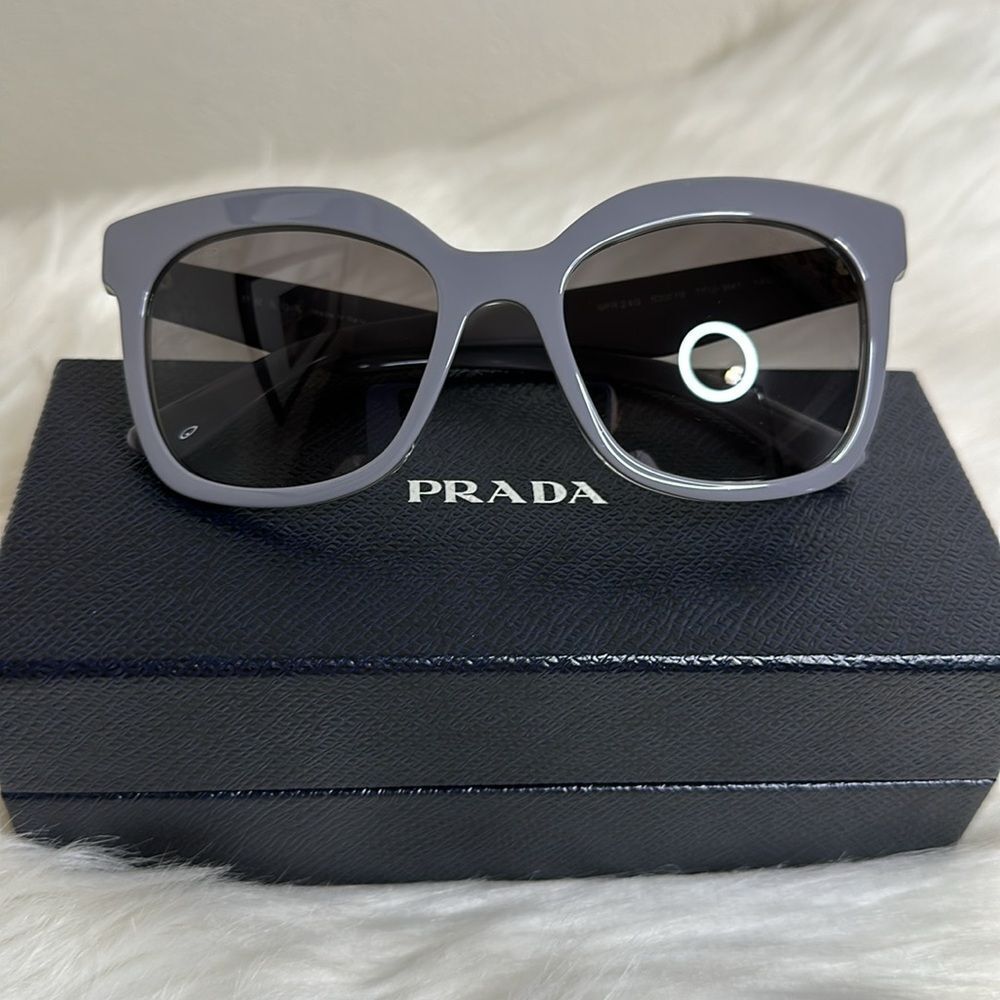 💯 Authentic Prada Sunglasses🍀 - Picture 10 of 14